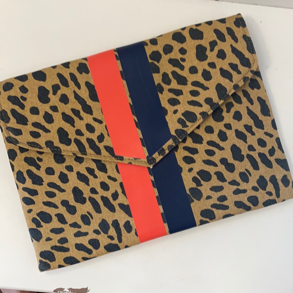 Stella and Dot clutch